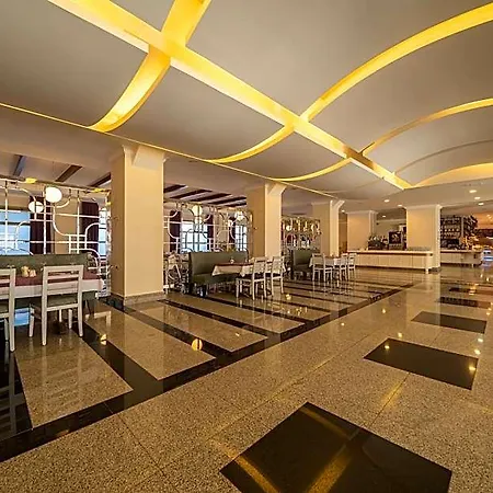 帕萨大酒店 5* 马尔马里斯