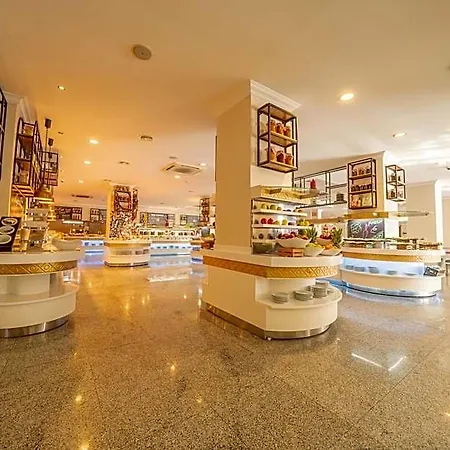帕萨大酒店 马尔马里斯