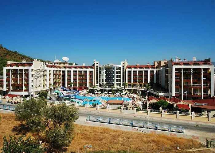 ホテル Grand Pasa マルマリス